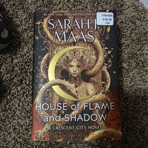 House of Flame and Shadow by Sarah Maas - Black and Gold Cover